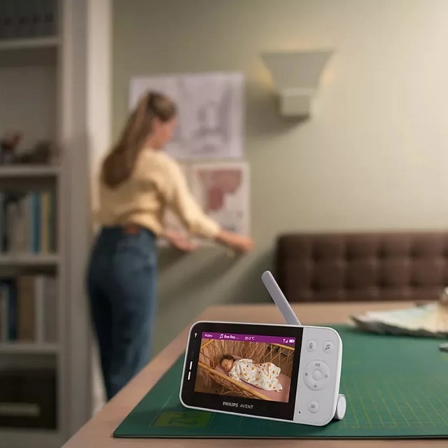 Ψηφιακή οθόνη βίντεο Philips Avent SCD953/26 με κάμερα Full HD με νυχτερινή όραση, ευρυγώνιο φακό 120°, έγχρωμη οθόνη LCD 4,3 ιντσών, σύνδεση με εφαρμογή για κινητά