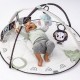 Active Gymnastics Tiny Love Developmental Gymini από τη σειρά Black&White Décor με στρογγυλό χαλάκι διαμέτρου 90 cm, ρυθμιζόμενες καμάρες και μια επιλογή από 5 παιχνίδια, 0m+