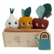 Tiny Love's Garden of Adventures Eco Series My First Garden Set, με 3 βαμβακερά παιχνίδια φρούτων και ένα ξύλινο κουτί, 18m+
