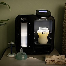 Παρασκευαστής φόρμουλας Tommee Tippee Perfect Prep Day & Night με ψηφιακή οθόνη και απαλό νυχτερινό φως, περιλαμβάνεται φίλτρο νερού και μπουκάλι 125 ml 0m+