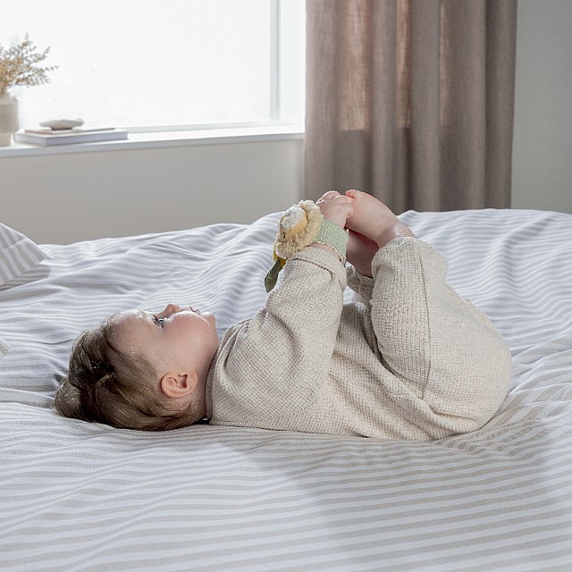 Mamas & Papas Babyplay Σετ 2 Παιχνιδιών με Βραχιόλι και Κουδουνίστρα - Λιοντάρι και Λεμόνι