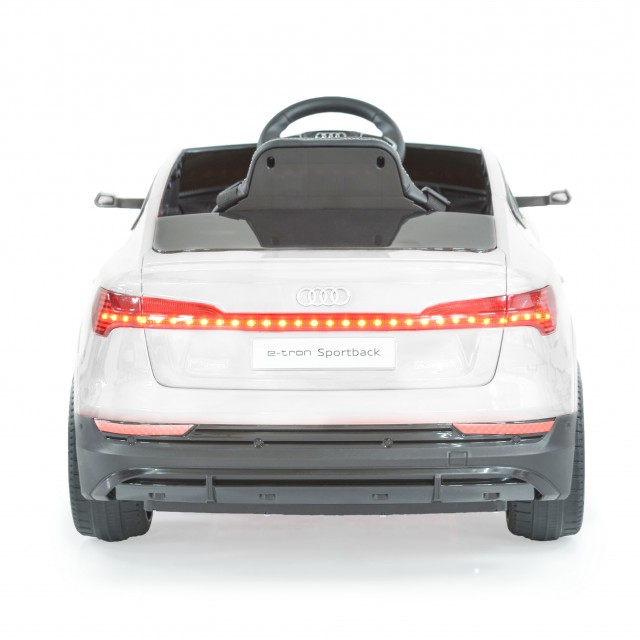 Μπαταρία τζιπ Audi Sportback λευκό