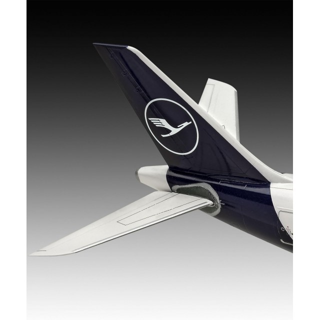 Сглобяем модел Airbus A330-300 Lufthansa New Livery, 108 части