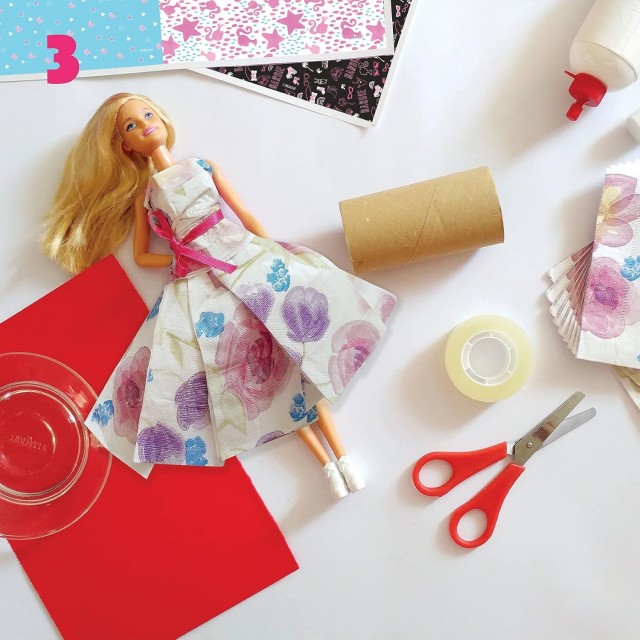 Σετ δημιουργικής δημιουργίας, Lisciani, Barbie, Σχολή σχεδίου με φωτεινό πίνακα, Στούντιο μόδας με κούκλα Barbie