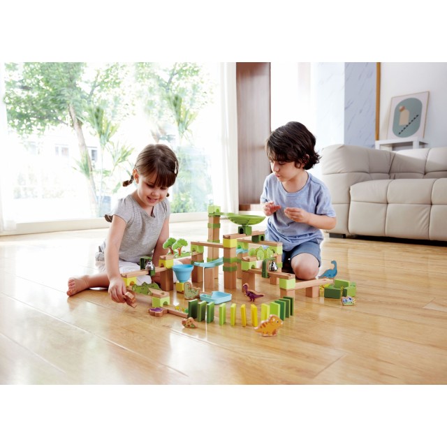 Ξύλινο σετ παιχνιδιών Hape, Domino, Dino adventure, 131 τεμάχια