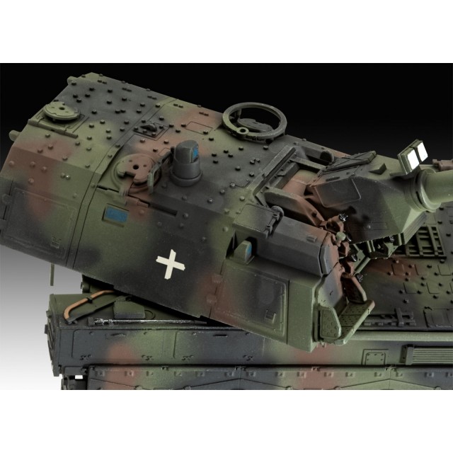 Сглобяем модел Panzerhaubitze 2000, 130 части