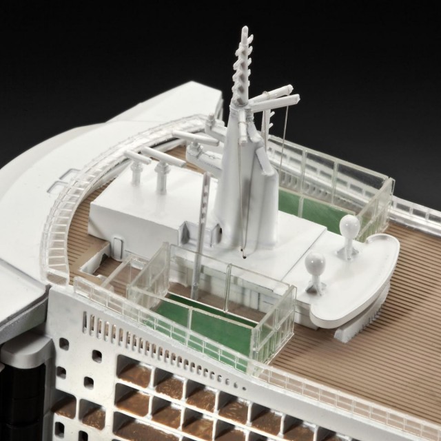 Συναρμολογημένο μοντέλο Ocean liner Queen Mary 2, 323 εξαρτήματα