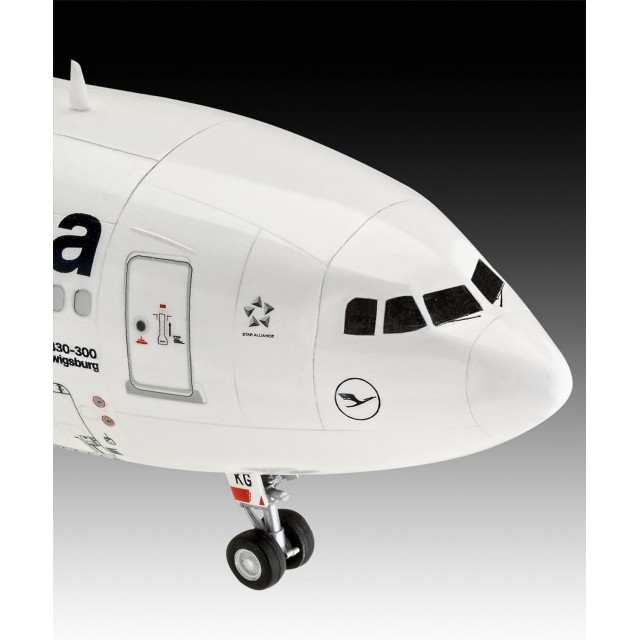 Сглобяем модел Airbus A330-300 Lufthansa New Livery, 108 части