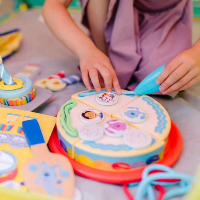 Ξύλινο σετ γενεθλίων - Melissa & Doug