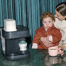 Αυτόματη συσκευή παρασκευής γάλακτος Tommee Tippee PerfectPrep Pro, τεχνολογία Hot Shot, αντιβακτηριδιακό φίλτρο, ακριβής δοσολογία από 120 έως 330 ml, ψηφιακή οθόνη, εφαρμογή για iOS και Android