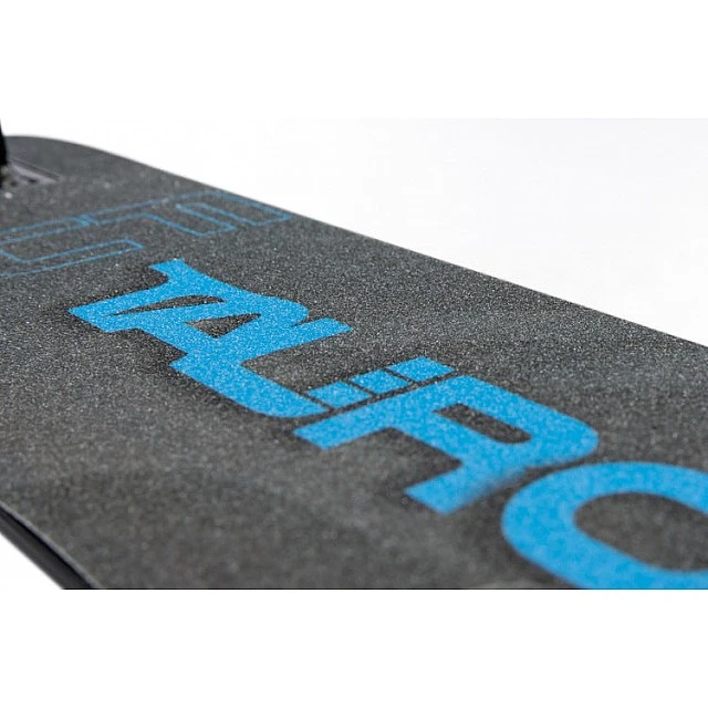 Tauro Blue Scooter + Κράνος Και Προστατευτικά Caretero Toyz