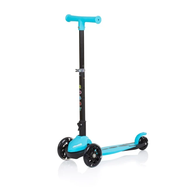 Robi son scooter