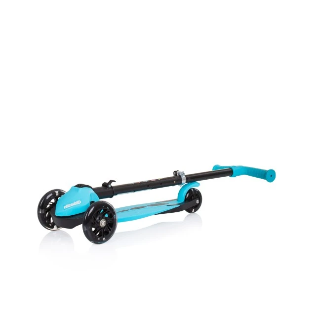 Robi son scooter
