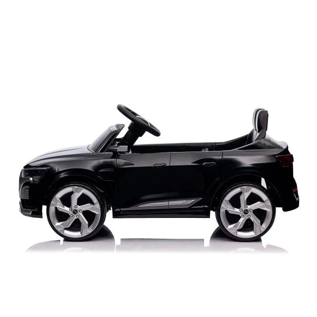 Ηλεκτρικό SUV Porsche Kayenne μαύρο