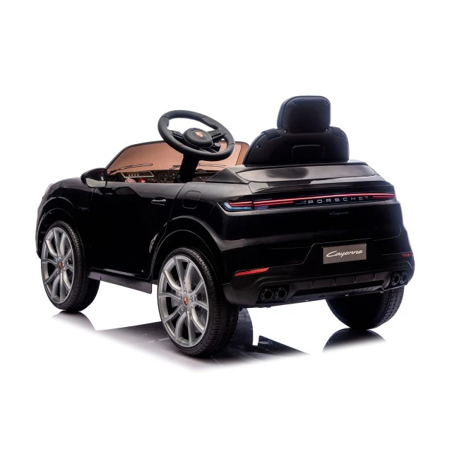 Ηλεκτρικό SUV Porsche Kayenne μαύρο