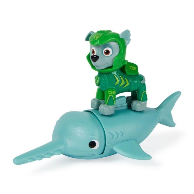 PAW PATROL Aqua Pups φιγούρα Rocky με υποβρύχιο φίλο πριονόψαρο