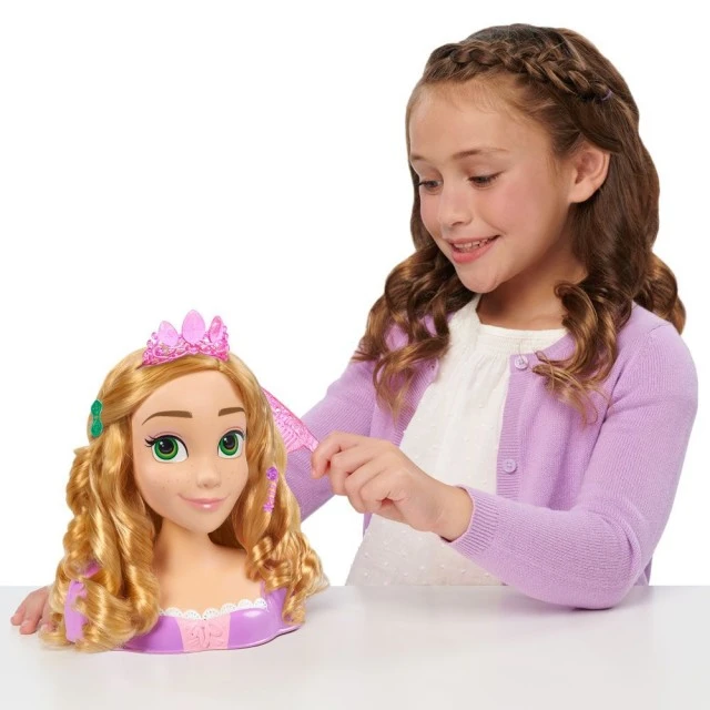 Μοντέλο DISNEY για χτένισμα Rapunzel