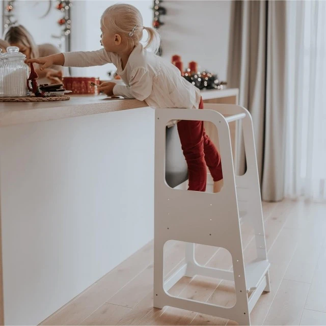 Πύργος Montessori GINGER HOME, εκπαιδευτικό σκαμπό με μαυροπίνακα και ρυθμιζόμενο ύψος, λευκό, για παιδιά 1-4 ετών