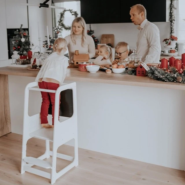 Πύργος Montessori GINGER HOME, εκπαιδευτικό σκαμπό με μαυροπίνακα και ρυθμιζόμενο ύψος, λευκό, για παιδιά 1-4 ετών