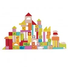 Εκπαιδευτικός κατασκευαστής με διαφορετικούς τύπους ξύλινων μπλοκ