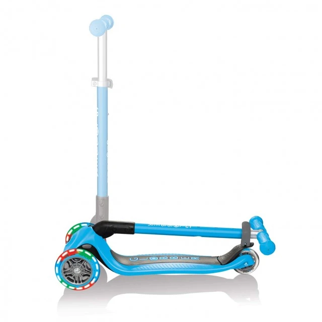 Πτυσσόμενο σκούτερ Globber Primo Foldable Lights με λαμπερά ελαστικά, γαλάζιο