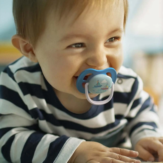Πιπίλες Ultra Air Happy 6-18m μπλε με επιγραφή και ντεκόρ βάρκας