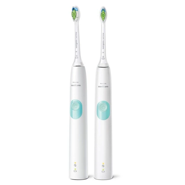 Το σετ Philips Sonicare ProtectiveClean Series 4300 HX6807/35 περιλαμβάνει 2 λευκές ηλεκτρικές οδοντόβουρτσες sonic με κομψές θήκες και 1 φορτιστή