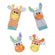 Playgro Jungle Κουδουνίστρες και κάλτσες με διασκεδαστικές εικόνες καμηλοπάρδαλης και ζέβρας, 0m+