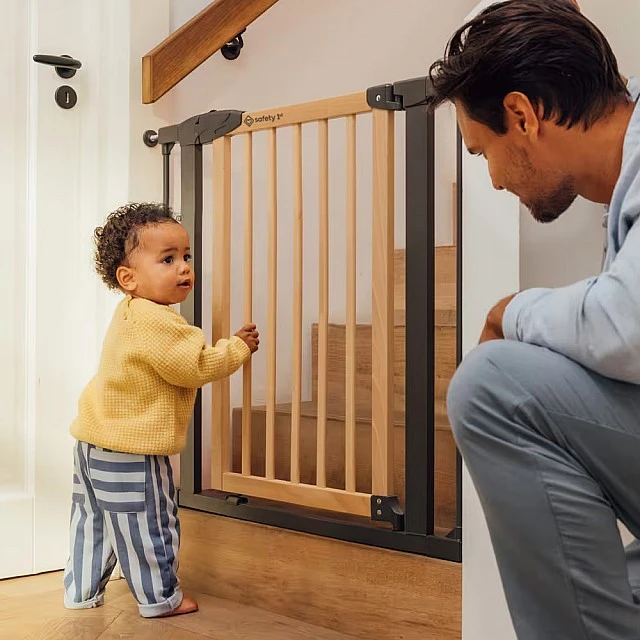 Σύστημα ασφαλείας γενικής χρήσης Simply Close SAFETY 1st από μέταλλο και ξύλο, για ανοίγματα από 73 έως 80 cm