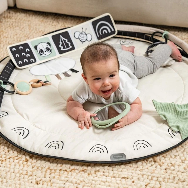 Active Gymnastics Tiny Love Developmental Gymini από τη σειρά Black&White Décor με στρογγυλό χαλάκι διαμέτρου 90 cm, ρυθμιζόμενες καμάρες και μια επιλογή από 5 παιχνίδια, 0m+