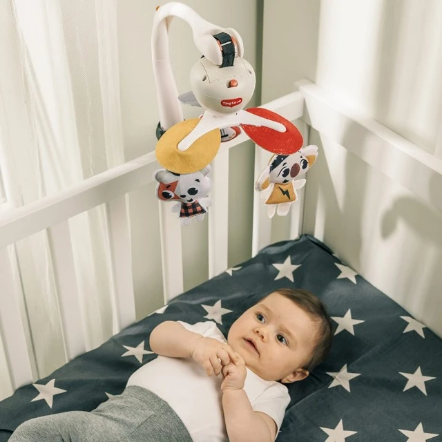 Μουσικό καρουζέλ 3 σε 1 TINY LOVE Take-Along από τη σειρά Tiny Rockers, με 3 εύκολους τρόπους να κρεμάσετε στο σπίτι ή εν κινήσει, 30 λεπτά μουσικής με 5 ροκ εν ρολ μελωδίες, 0m+