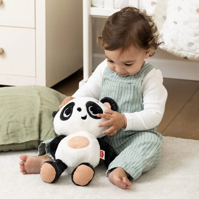 Λούτρινο Πάντα Αγκαλιάς Tiny Love Snuggly Buddy από τη σειρά Black&amp;White Décor, με 5 χαλαρωτικούς ήχους και εφέ "Breathing", με 3 λειτουργίες φωτισμού.