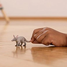 Αφρικανικό ειδώλιο από βουβόκυκνο, Schleich Ηλικία: 3+ Μέγεθος: 7x2x2.5cm