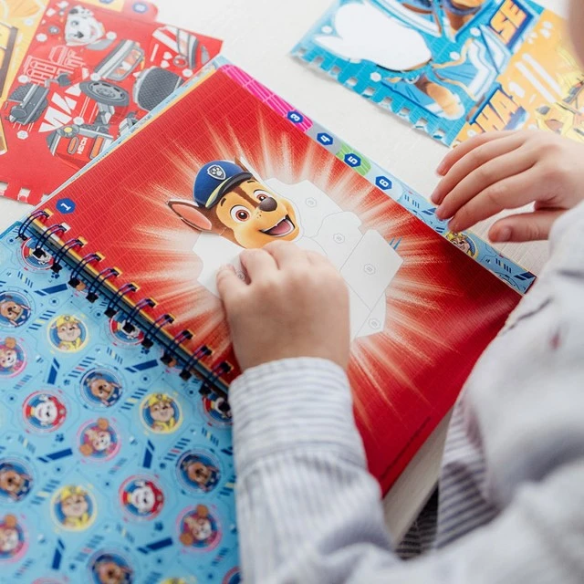 Δημιουργικό σετ Paw Patrol, Βιβλίο με αυτοκόλλητα ανά αριθμό