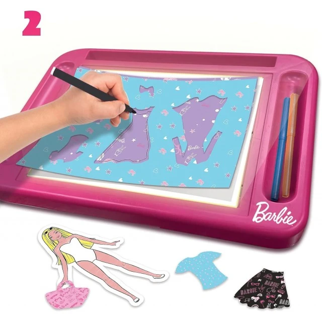 Σετ δημιουργικής δημιουργίας, Lisciani, Barbie, Σχολή σχεδίου με φωτεινό πίνακα, Στούντιο μόδας με κούκλα Barbie