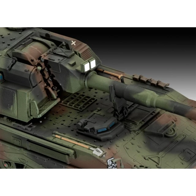 Συναρμολογημένο μοντέλο Panzerhaubitze 2000, 130 εξαρτήματα