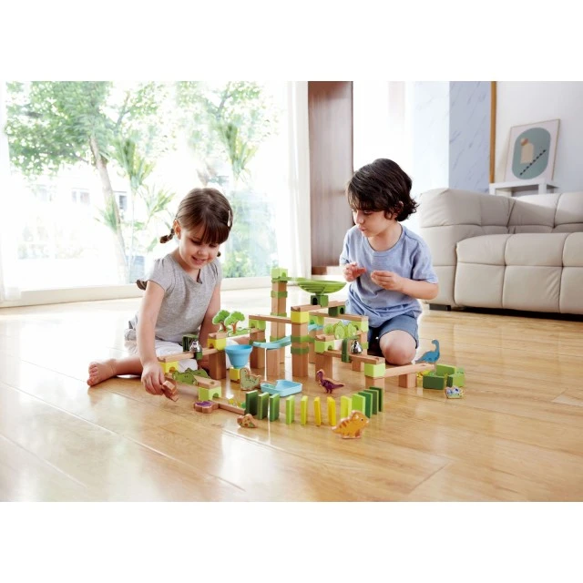 Ξύλινο σετ παιχνιδιών Hape, Domino, Dino adventure, 131 τεμάχια