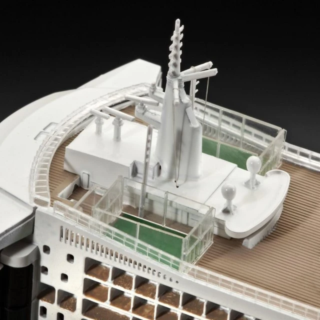 Συναρμολογημένο μοντέλο Ocean liner Queen Mary 2, 323 εξαρτήματα