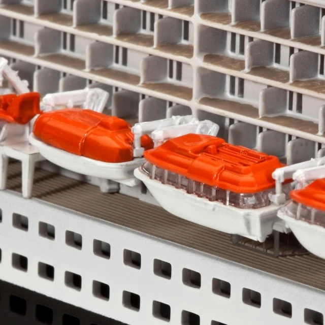 Συναρμολογημένο μοντέλο Ocean liner Queen Mary 2, 323 εξαρτήματα