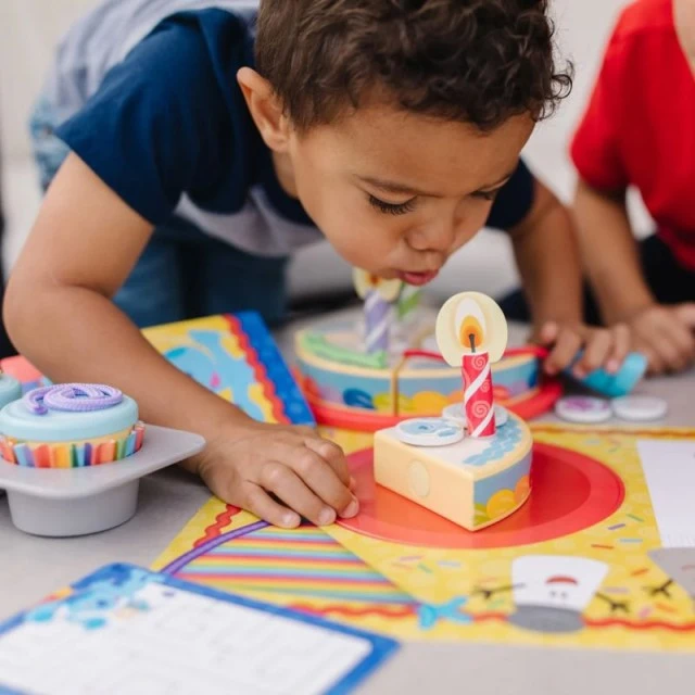 Ξύλινο σετ γενεθλίων - Melissa & Doug