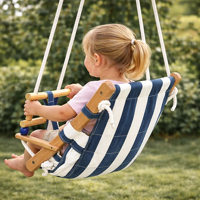 Ξύλινη Παιδική Κούνια Τύπου Σεζλόνγκ GINGER HOME – Βαμβακερό Κάθισμα, Σιδηρόδρομος Ασφαλείας, Εσωτερικής και Εξωτερικής Χρήσης (36×24×57 cm)