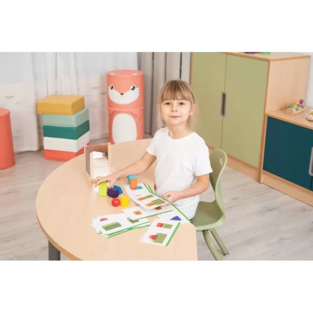 Σπίτι σε Cube Nowa Szkola, με καθρέφτη, για συμμετρία