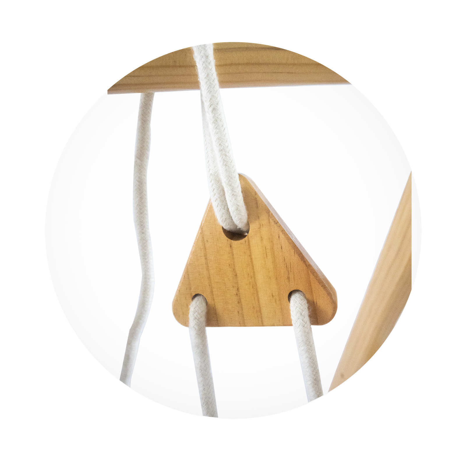 Ξύλινη σκάλα αναρρίχησης και κούνια