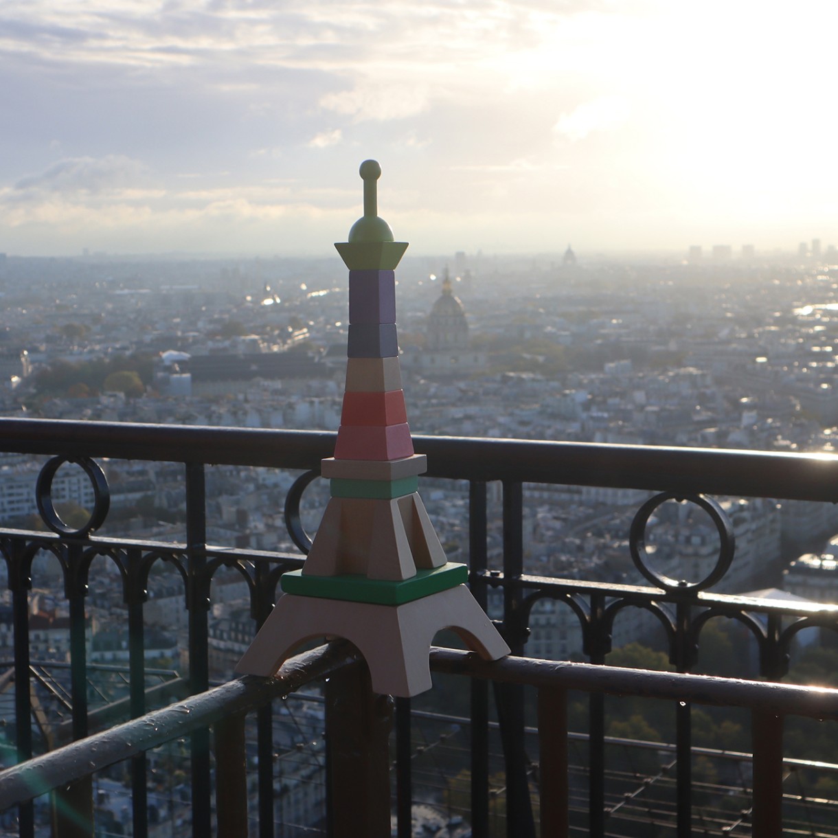 Πύργος του Άιφελ στοίβαγμα παιχνίδι