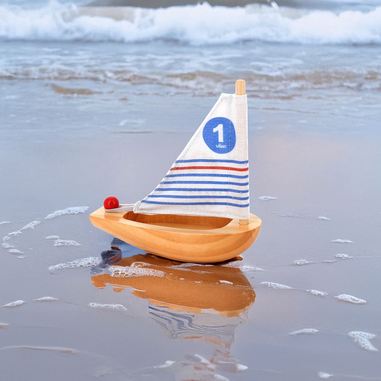 Μικρό ιστιοπλοϊκό σκάφος