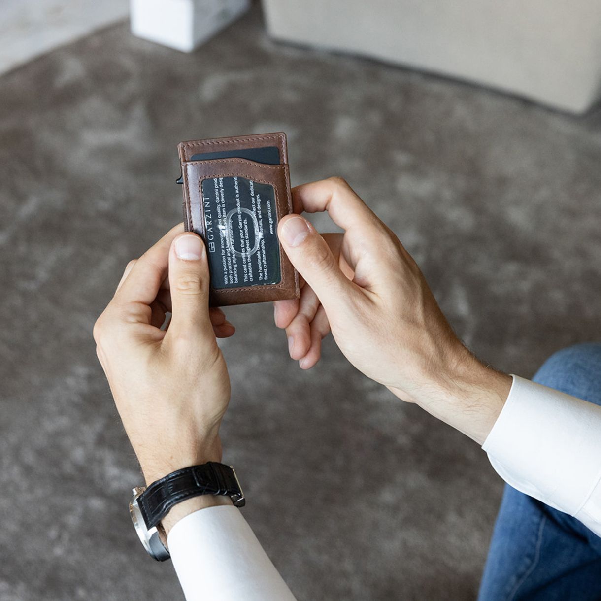 Πορτοφόλι με διαφανή θήκη για ταυτότητα Χρώμα καφέ