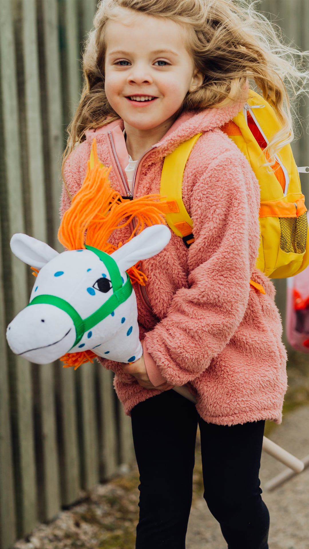 Pippi Μακρυκάλτσα ξύλινο άλογο σε ραβδί