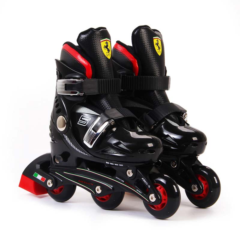 Σετ roller skates, κράνος και προστατευτικά Ferrari για παιδιά, 33-36 νούμερο - μαύρο