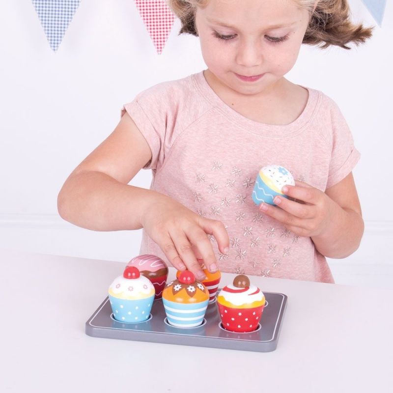 Ξύλινος δίσκος με μάφινς