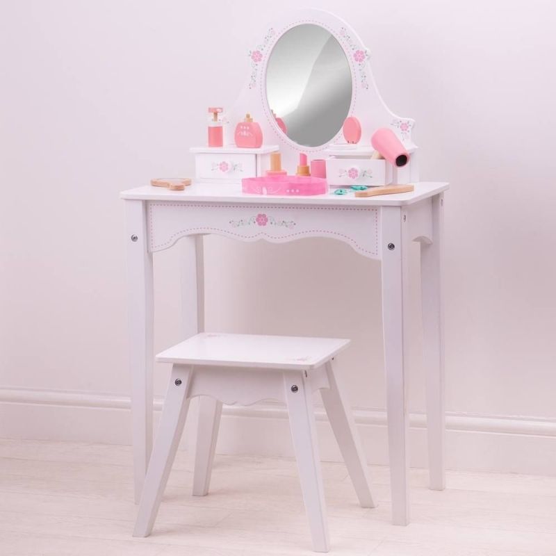 Ξύλινο σετ καλλυντικών σε θήκη μεταφοράς